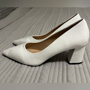 Unbranded white pumps